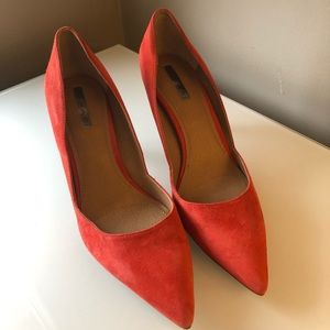 Tahari heels size 8.5